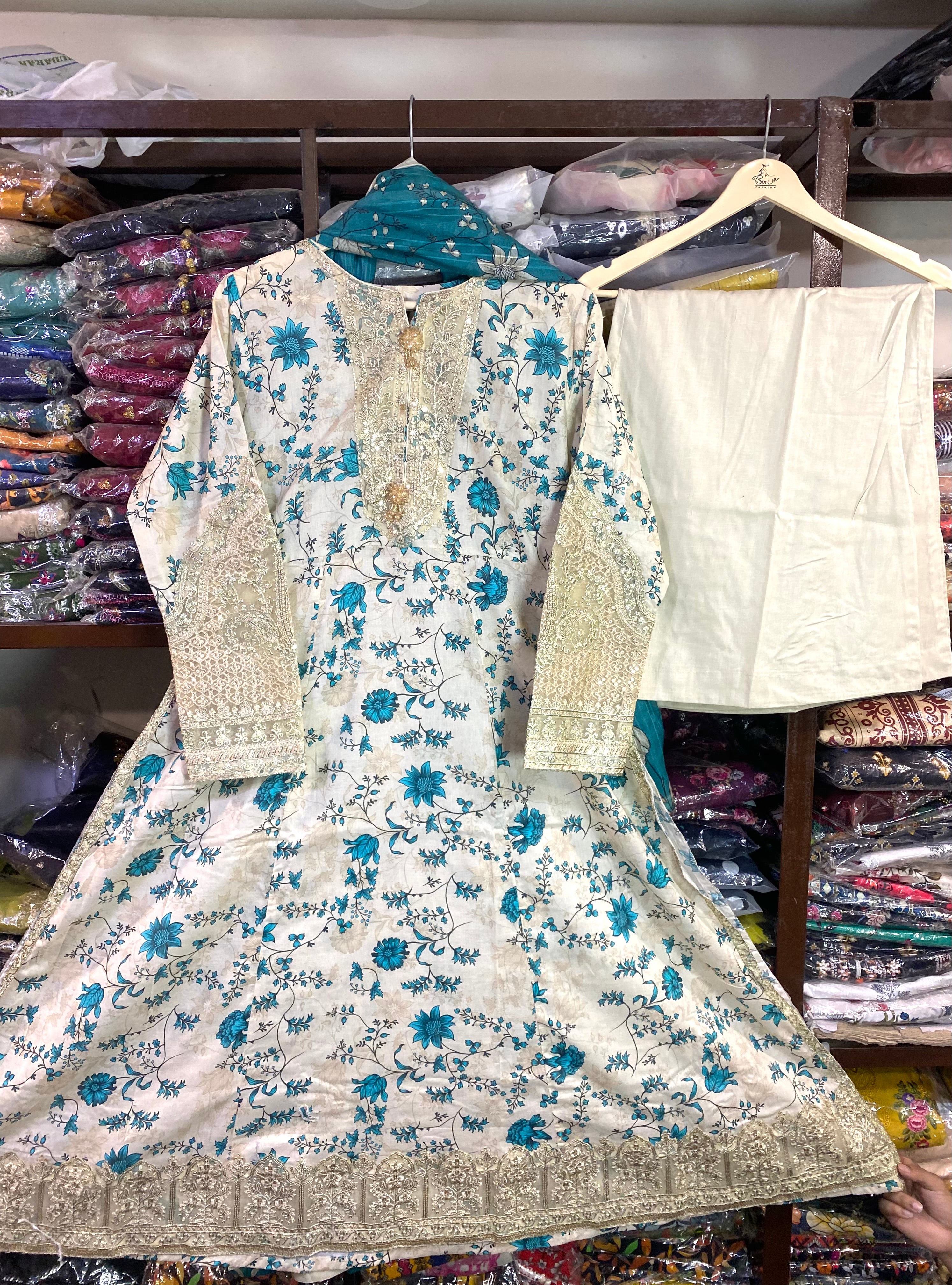 ZEENAT LUXURY THREE PIECE