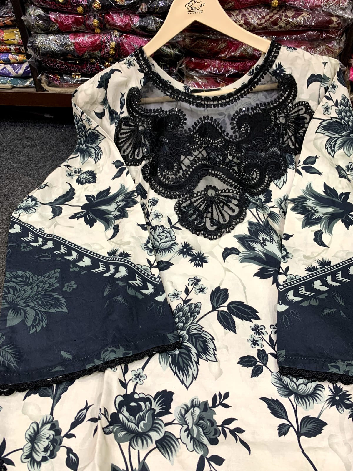 (BLACK SWAN) THREE PIECE