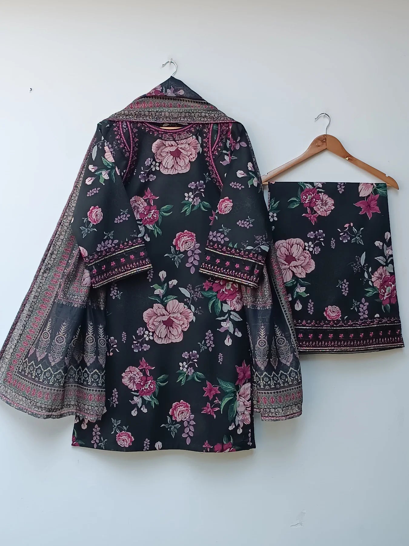 Seerat PRINTED THREE PIECE