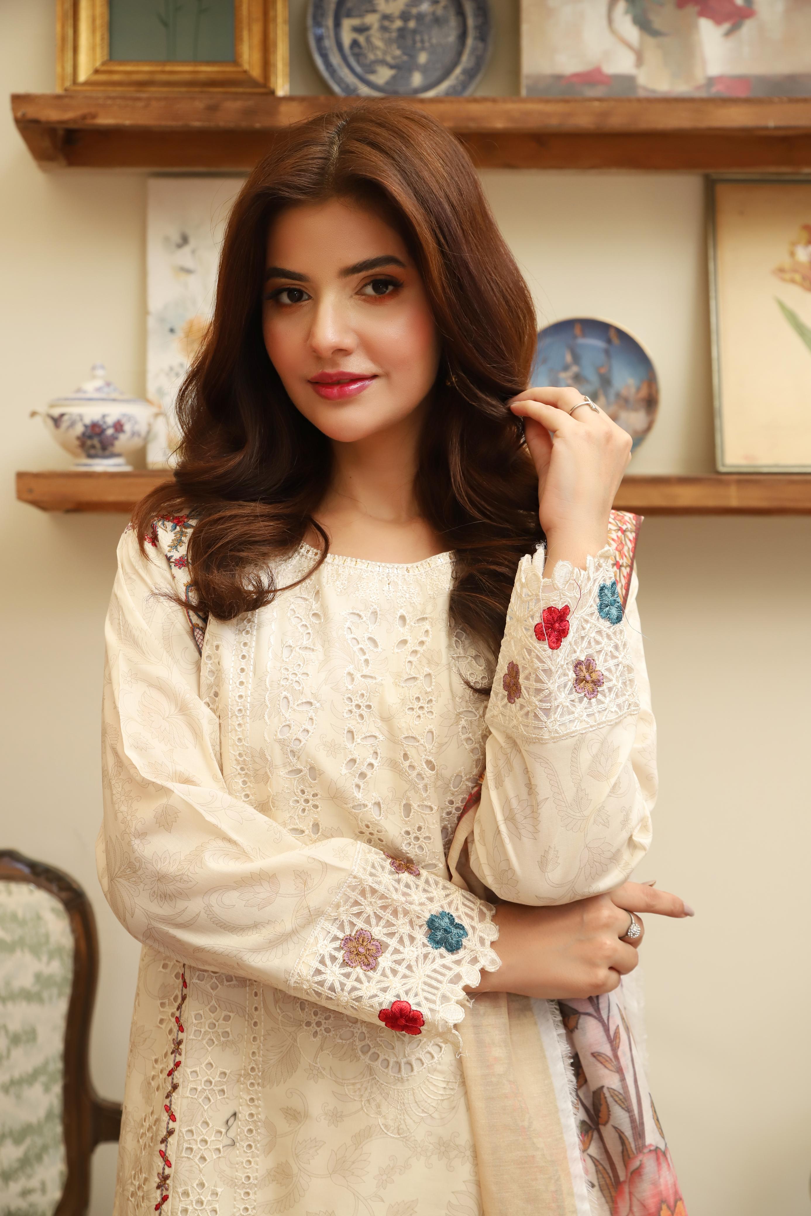 Nigaar – Luxury Three-Piece