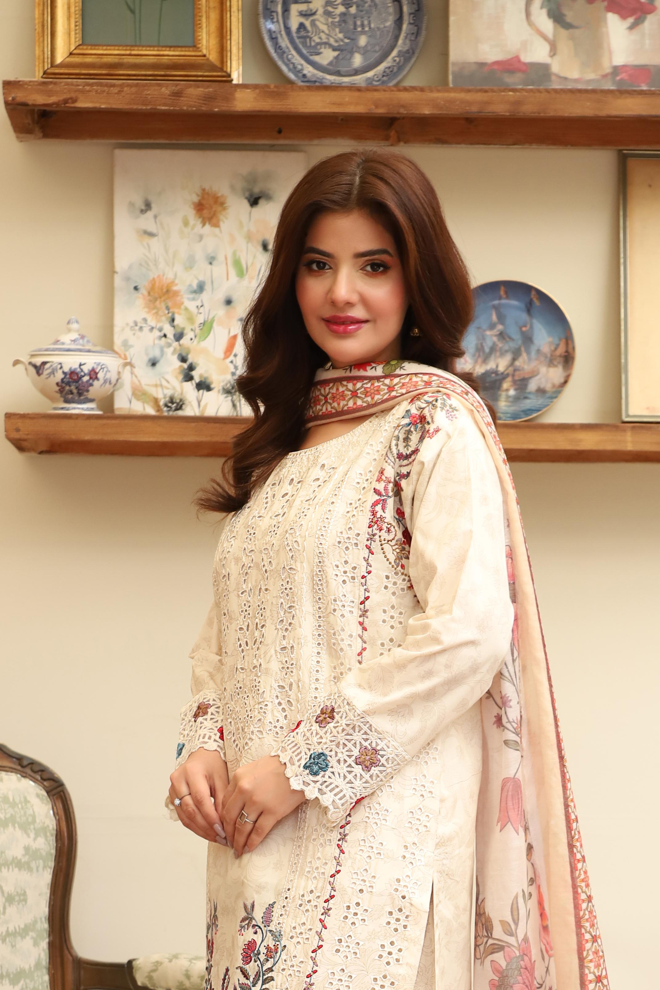 Nigaar – Luxury Three-Piece