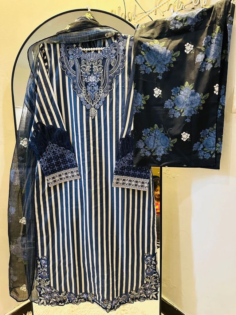 Sabahat LUXURY THREE PIECE